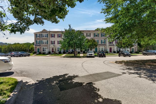 11100 Gwynn Oaks Drive 105, Raleigh, NC 27614