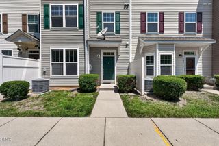 11100 Gwynn Oaks Drive 105, Raleigh, NC 27614
