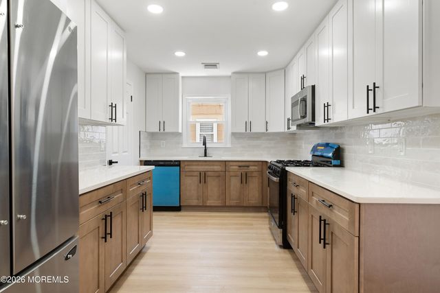 33 Whitmore Drive, Toms River, NJ 08757