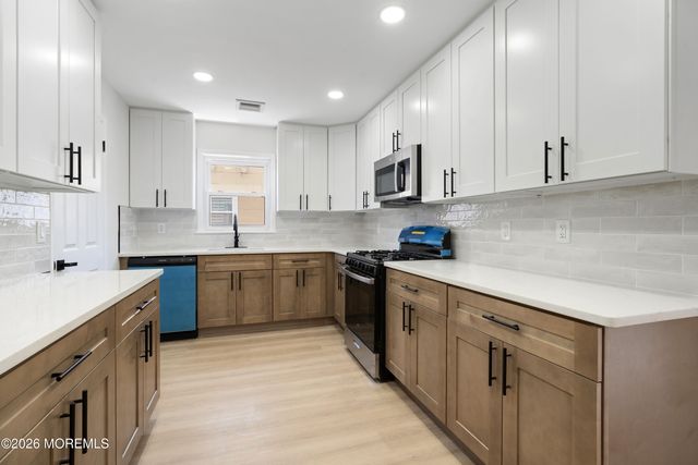 33 Whitmore Drive, Toms River, NJ 08757