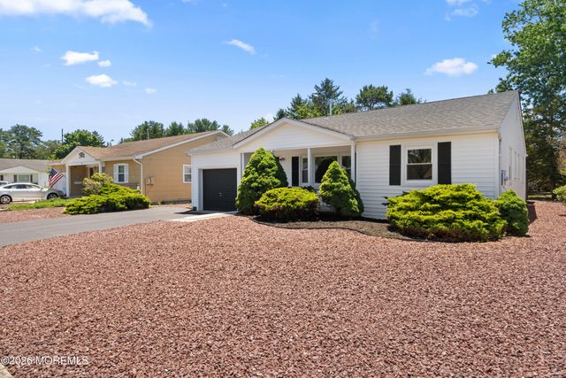 33 Whitmore Drive, Toms River, NJ 08757