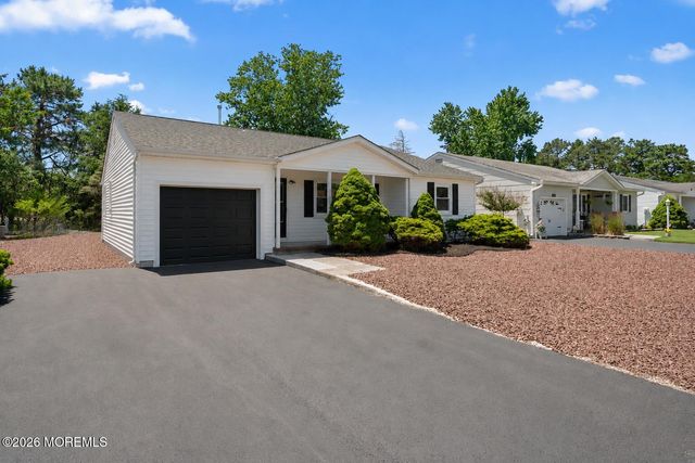 33 Whitmore Drive, Toms River, NJ 08757