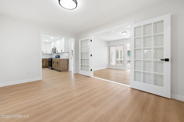 33 Whitmore Drive, Toms River, NJ 08757