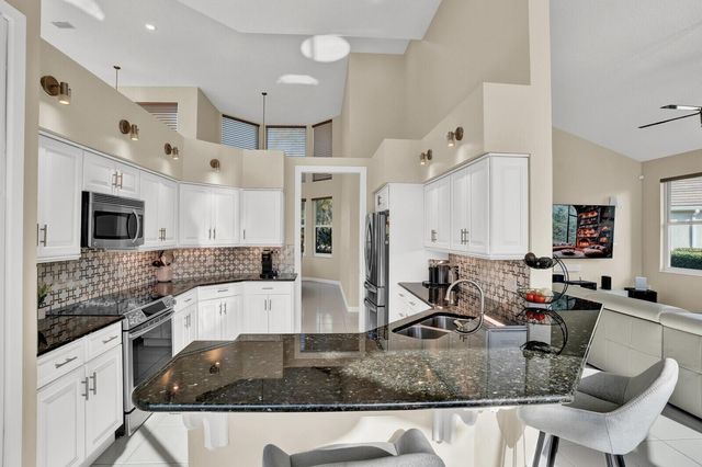 142 Corinthian Circle, Jupiter, FL 33458