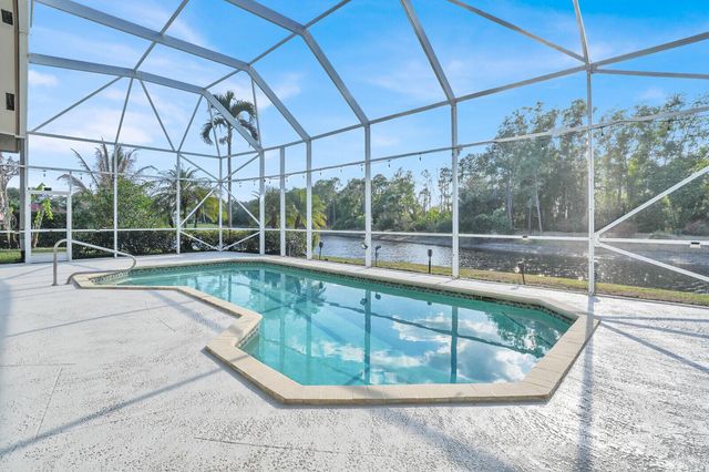142 Corinthian Circle, Jupiter, FL 33458