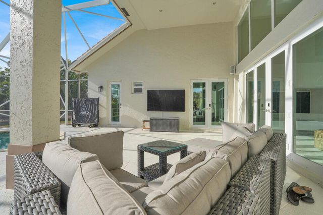 142 Corinthian Circle, Jupiter, FL 33458