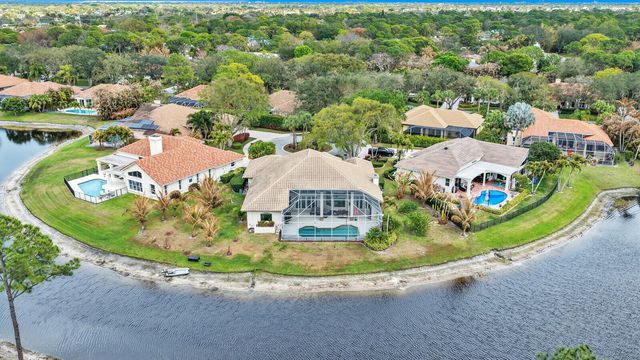 142 Corinthian Circle, Jupiter, FL 33458