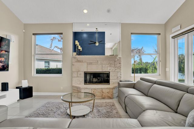 142 Corinthian Circle, Jupiter, FL 33458