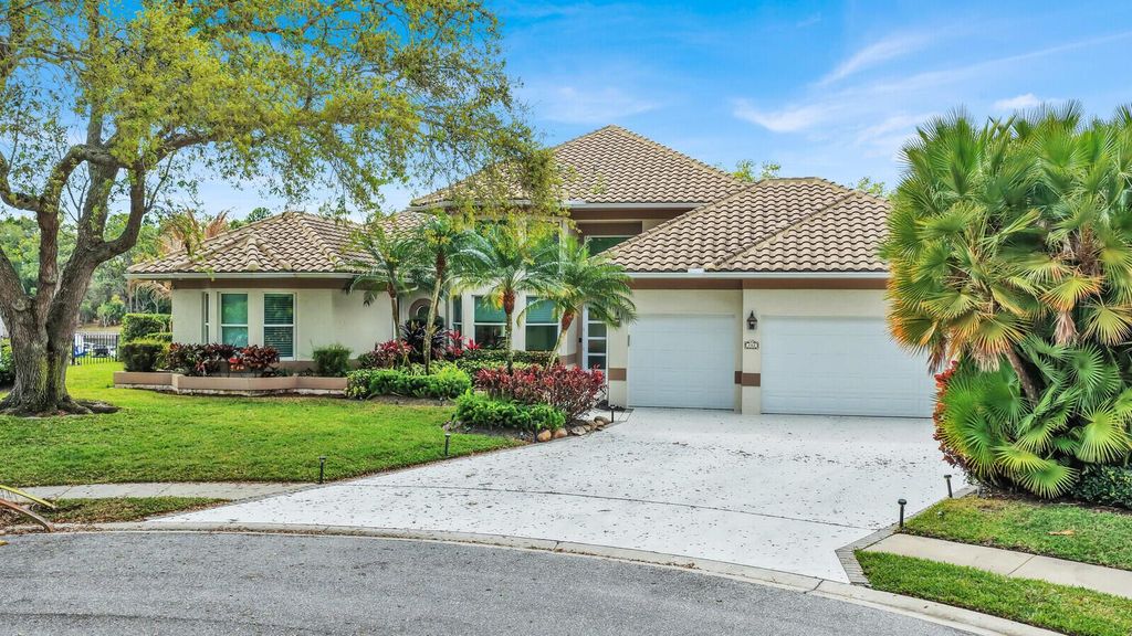 142 Corinthian Circle, Jupiter, FL 33458