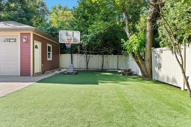 1180 Taylor Avenue, Highland Park, IL 60035