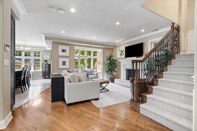 1180 Taylor Avenue, Highland Park, IL 60035