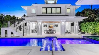 739 5th AVE N, Naples, FL 34102