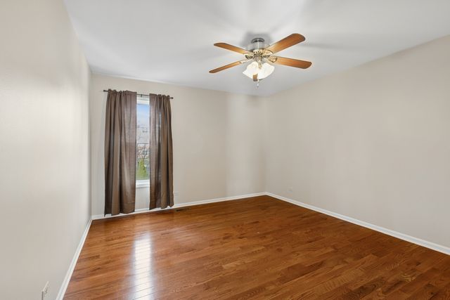 145 S Oakleaf Road, Algonquin, IL 60102