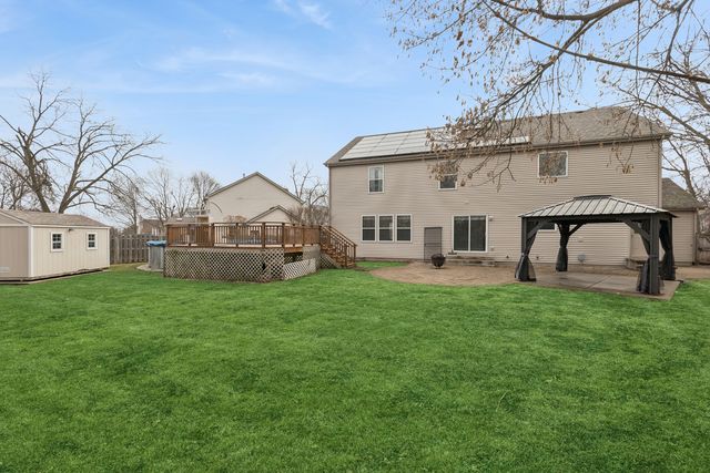 145 S Oakleaf Road, Algonquin, IL 60102