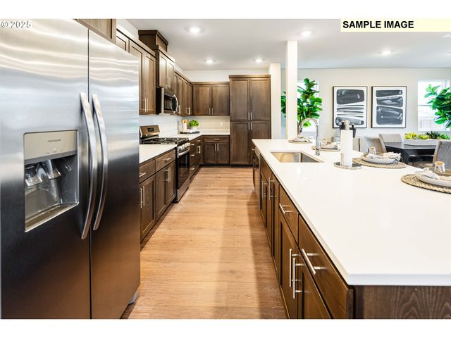 23831 Sw Pensacola Ter, Tualatin, OR 97062