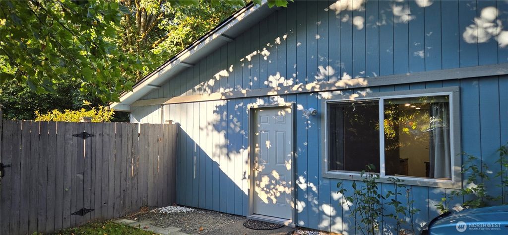 1731 Brawne Avenue NW #B, Olympia, WA 98502