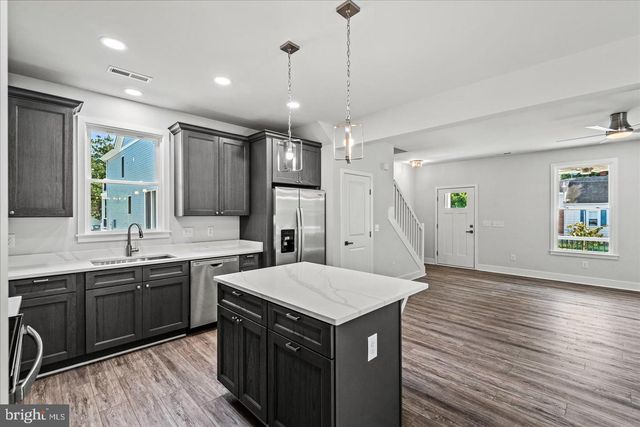 207 LINCOLN, Colonial Beach, VA 22443