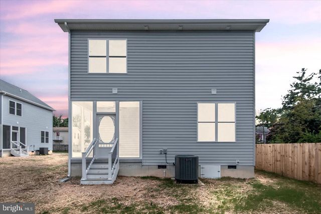 207 LINCOLN, Colonial Beach, VA 22443