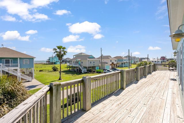 2011 Vista, Crystal Beach, TX 77650