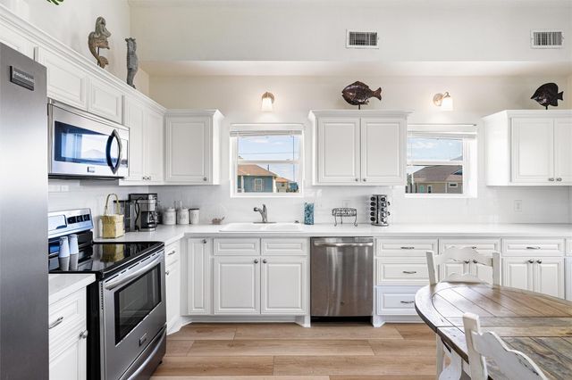 2011 Vista, Crystal Beach, TX 77650