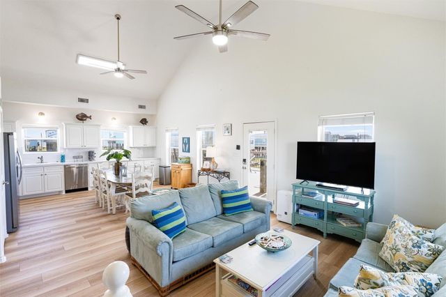 2011 Vista, Crystal Beach, TX 77650