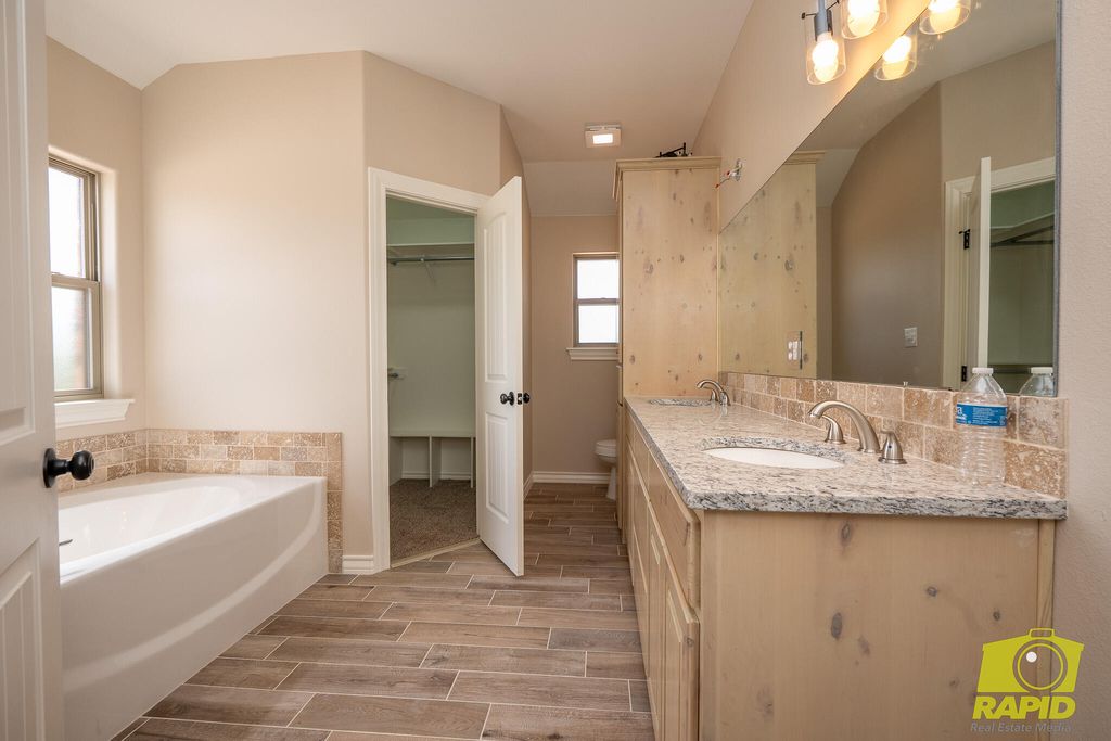 Image 10 of property listing at 9711 Jaguar Trail, San Angelo, TX 76901