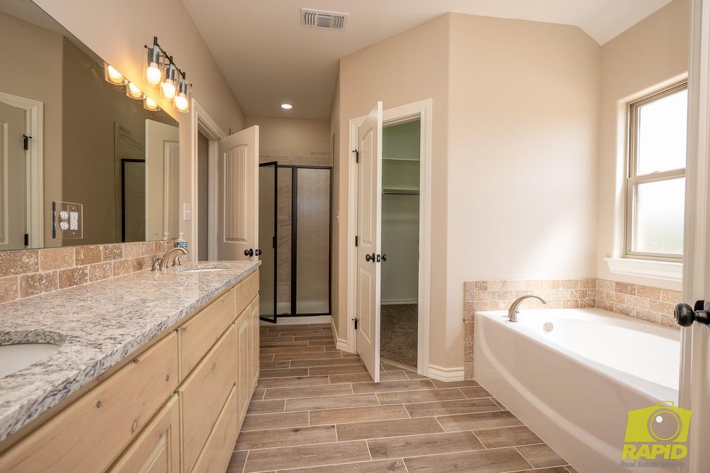 Image 11 of property listing at 9711 Jaguar Trail, San Angelo, TX 76901