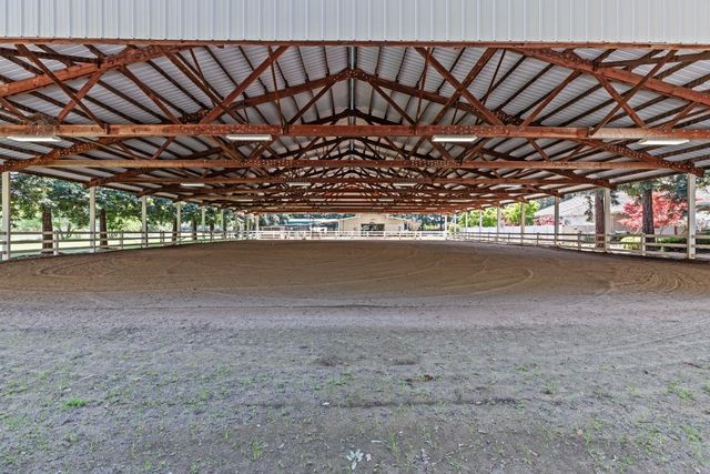 5000 Peach Blossom Ln, Oakdale, CA 95361