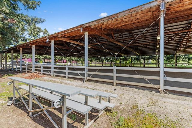 5000 Peach Blossom Ln, Oakdale, CA 95361