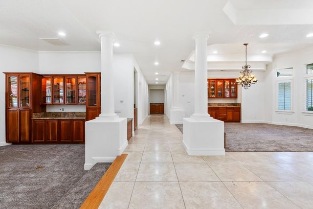 5000 Peach Blossom Ln, Oakdale, CA 95361