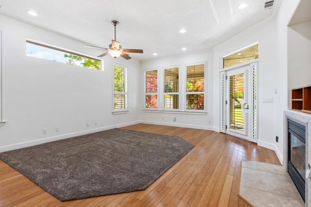 5000 Peach Blossom Ln, Oakdale, CA 95361