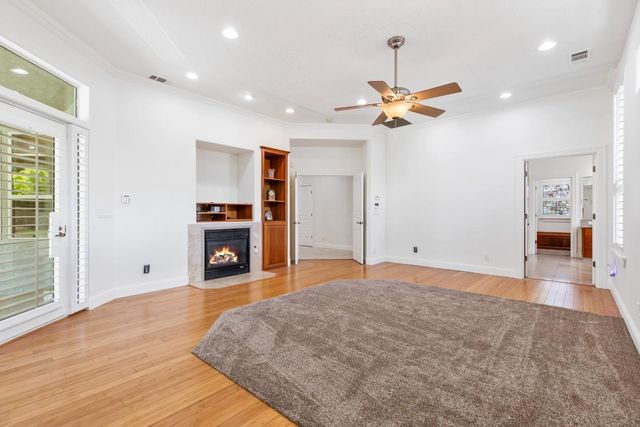 5000 Peach Blossom Ln, Oakdale, CA 95361