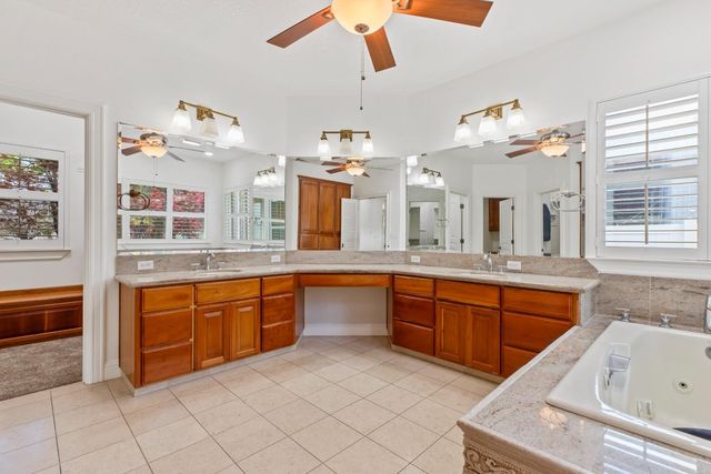 5000 Peach Blossom Ln, Oakdale, CA 95361