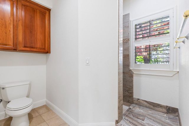 5000 Peach Blossom Ln, Oakdale, CA 95361