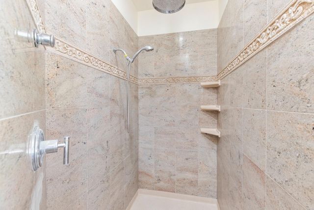 5000 Peach Blossom Ln, Oakdale, CA 95361