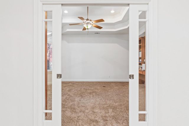 5000 Peach Blossom Ln, Oakdale, CA 95361