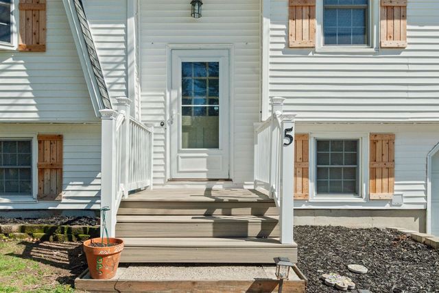 5 Sprucewood Drive, Rochester, NH 03867