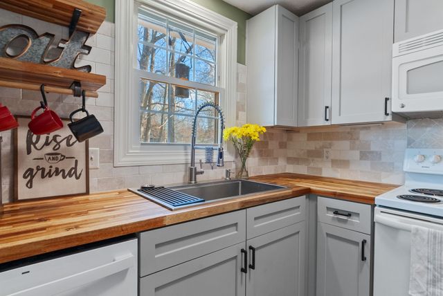 5 Sprucewood Drive, Rochester, NH 03867