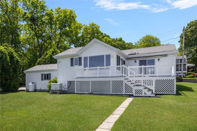 2 King Phillip Avenue, Bristol, RI 02809