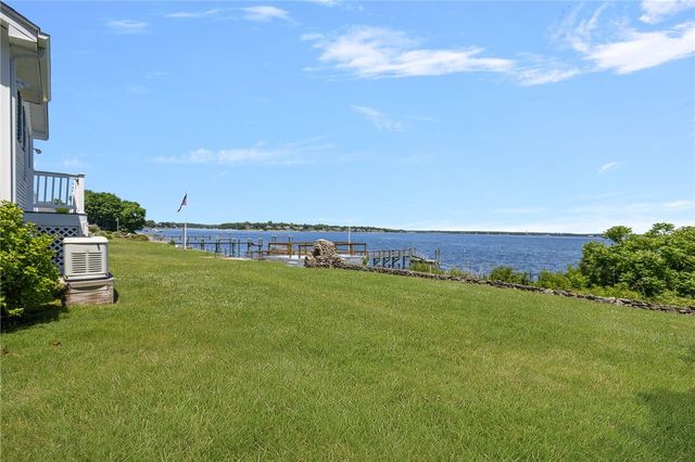 2 King Phillip Avenue, Bristol, RI 02809