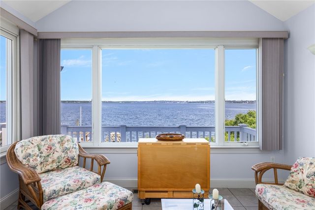 2 King Phillip Avenue, Bristol, RI 02809