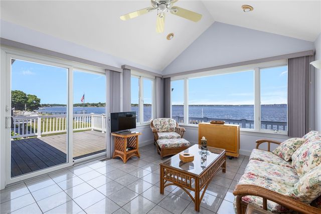 2 King Phillip Avenue, Bristol, RI 02809