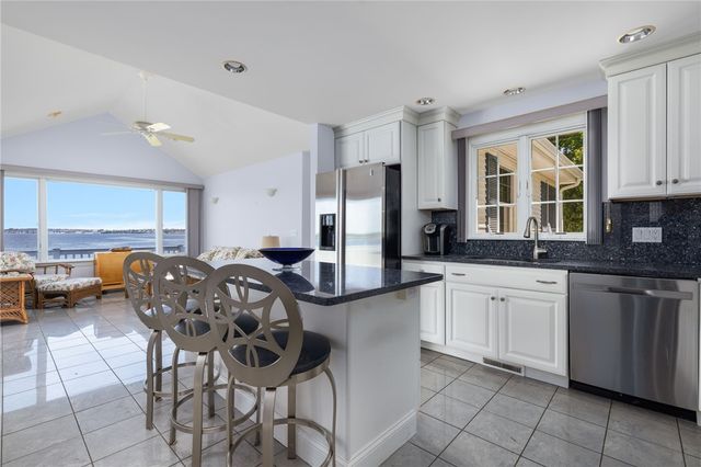 2 King Phillip Avenue, Bristol, RI 02809