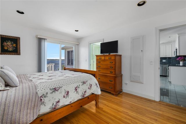 2 King Phillip Avenue, Bristol, RI 02809