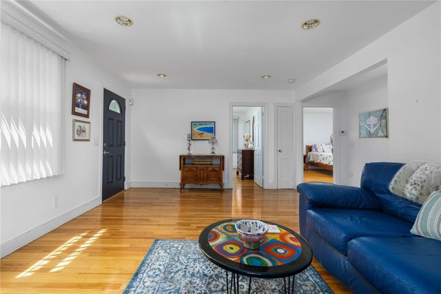 2 King Phillip Avenue, Bristol, RI 02809