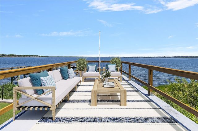 2 King Phillip Avenue, Bristol, RI 02809