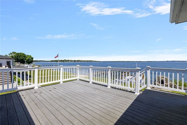 2 King Phillip Avenue, Bristol, RI 02809