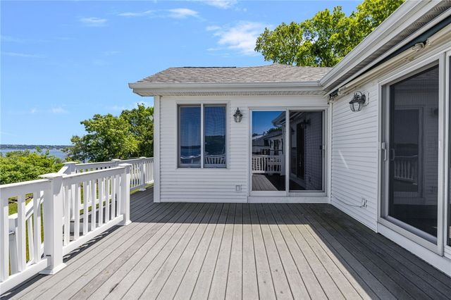 2 King Phillip Avenue, Bristol, RI 02809