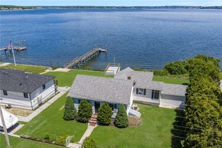 2 King Phillip Avenue, Bristol, RI 02809