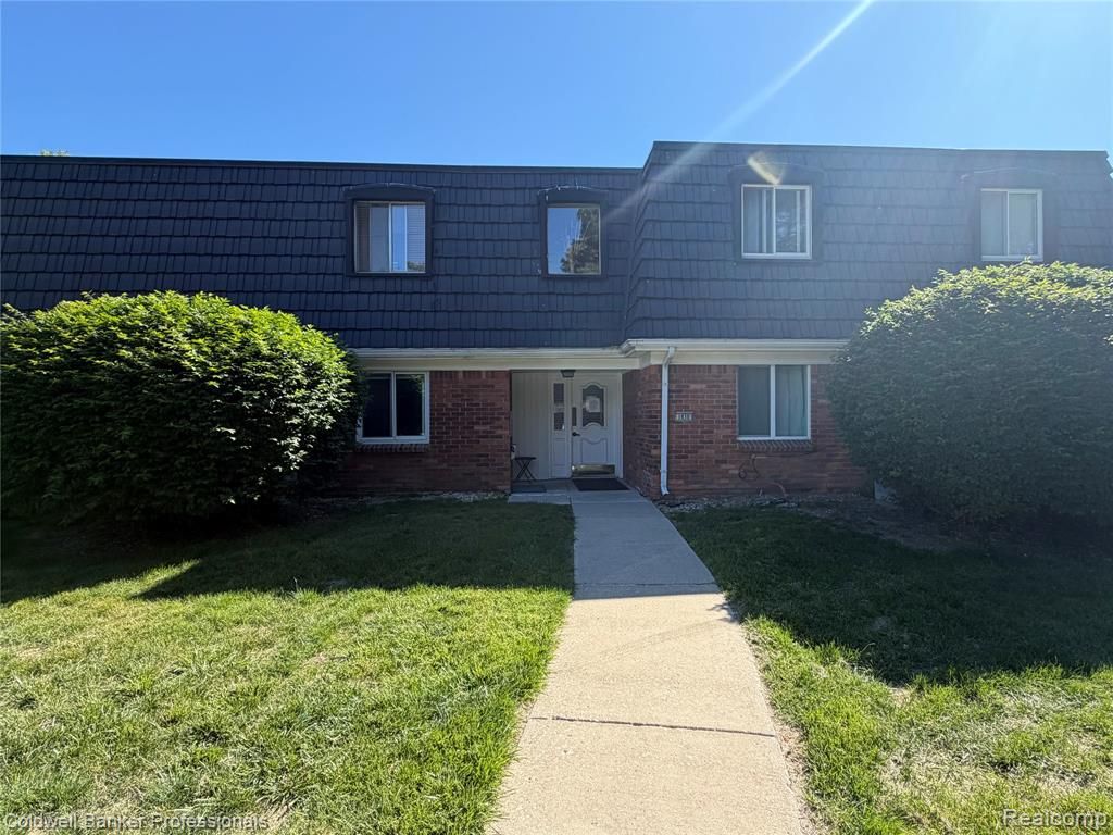 1830 Colonial Village Way 1, Waterford, MI 48328
